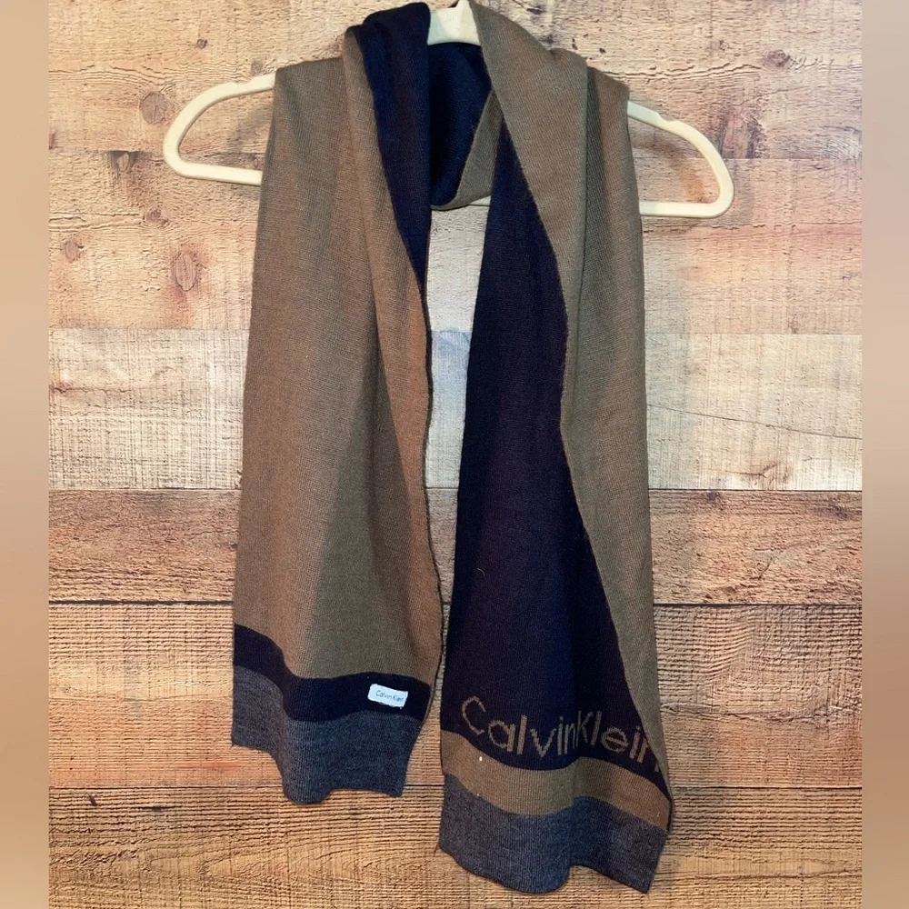 Calvin Klein Reversible Scarf